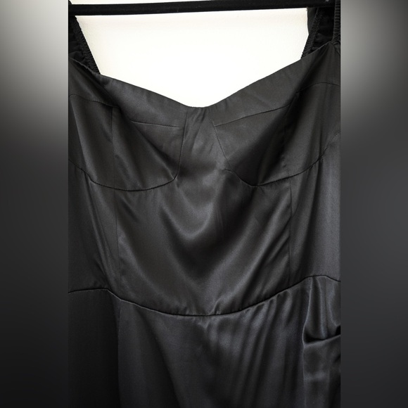 Reformation “Rey” Silk Dress - Picture 5 of 9